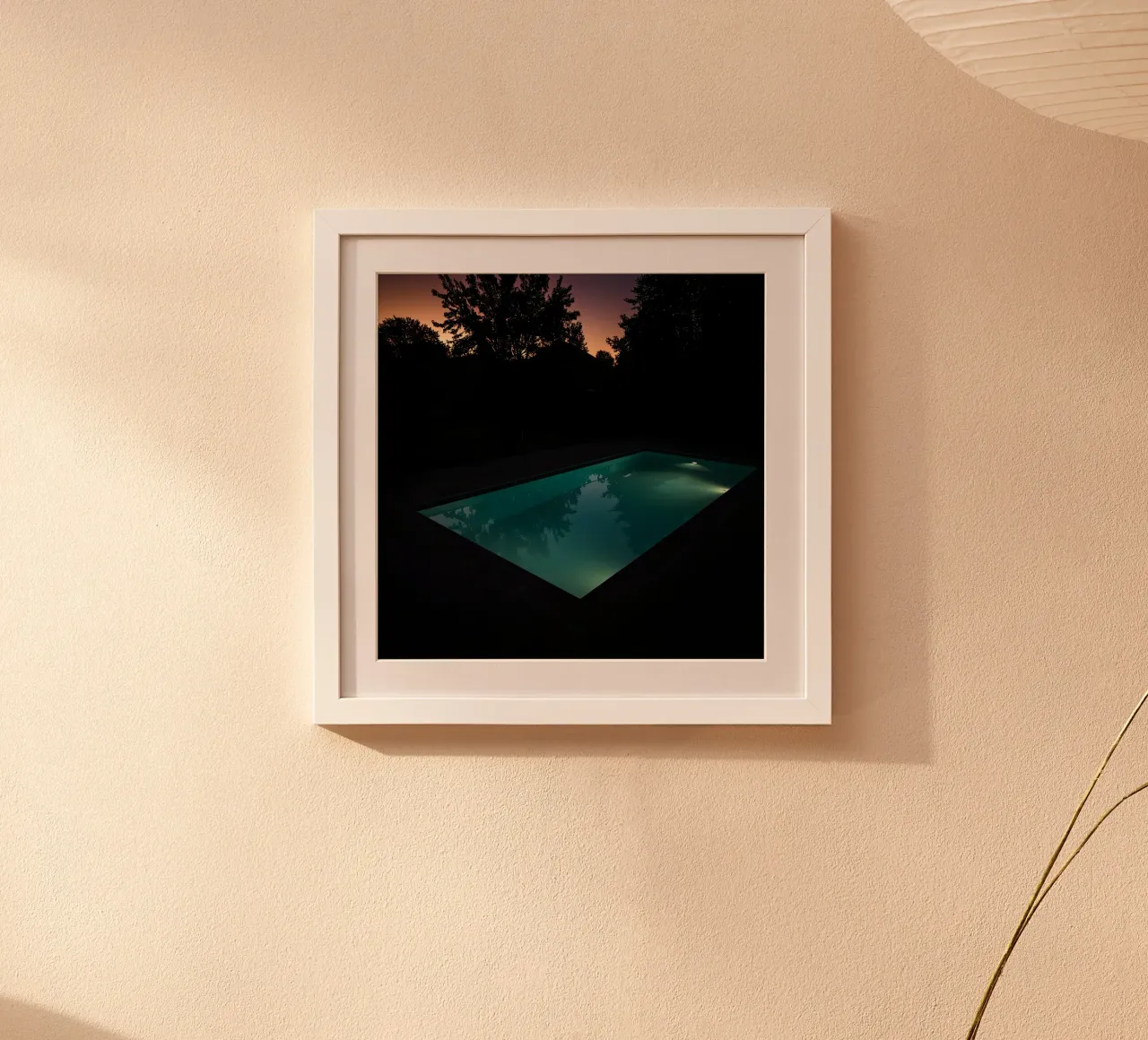 Piscina illuminata di notte con cielo crepuscolare poster da DesignDoodle