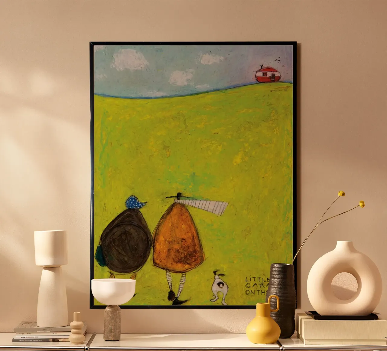 Sam Toft Little Red Caravan On The Hill Gemälde auf Leinwand Poster mit Aluminium Rahmen von Patrick Mitchell