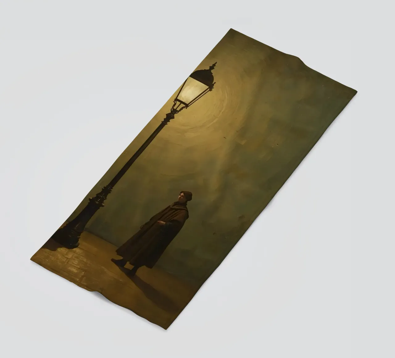 Pittura di un uomo in piedi accanto a un lampione acceso telo mare da DesignDoodle
