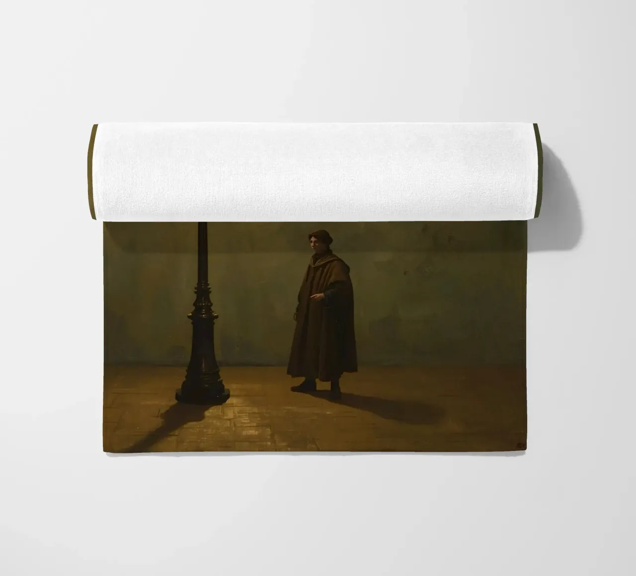 Pittura di un uomo in piedi accanto a un lampione acceso telo mare da DesignDoodle
