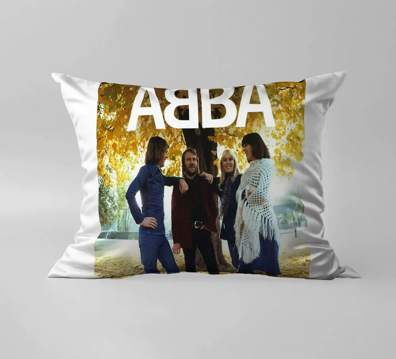 Poster classico degli Abba cuscino da MULTIMEDIA ARTWORK