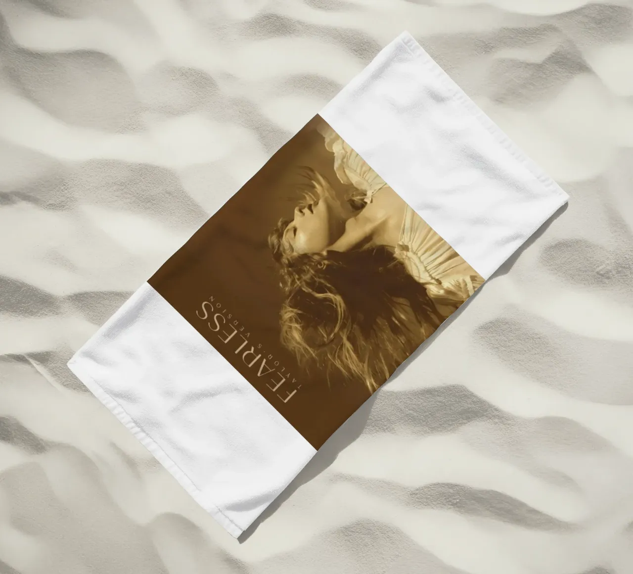 Onverschrokken gierzwaluwen strandhanddoek van Home Band Shop