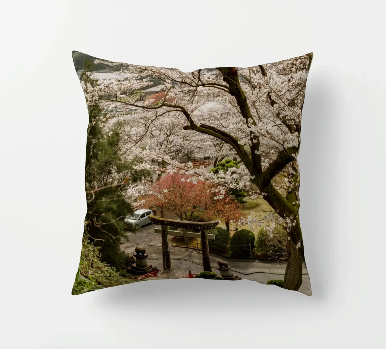 Porta Torii dei ciliegi in fiore cuscino da Marcel Bisig