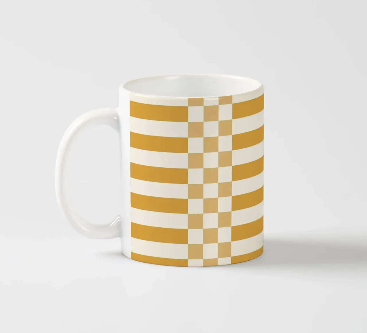 Light yellow checks and lines tazza in ceramica da TijanaArtStudio88