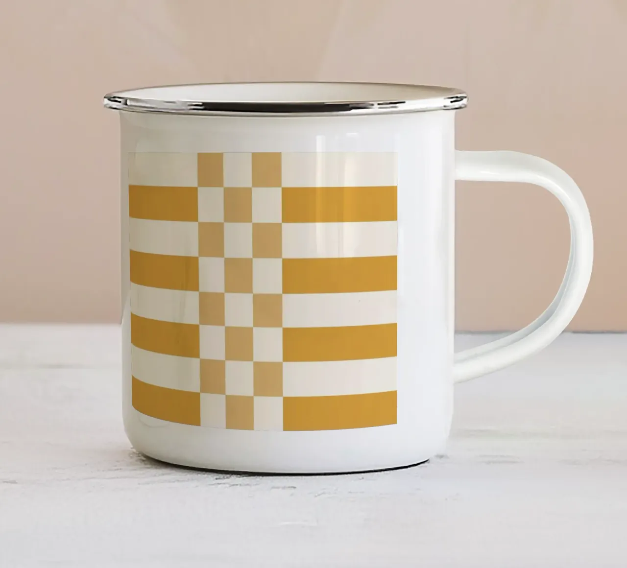 Light yellow checks and lines emaille mok van TijanaArtStudio88