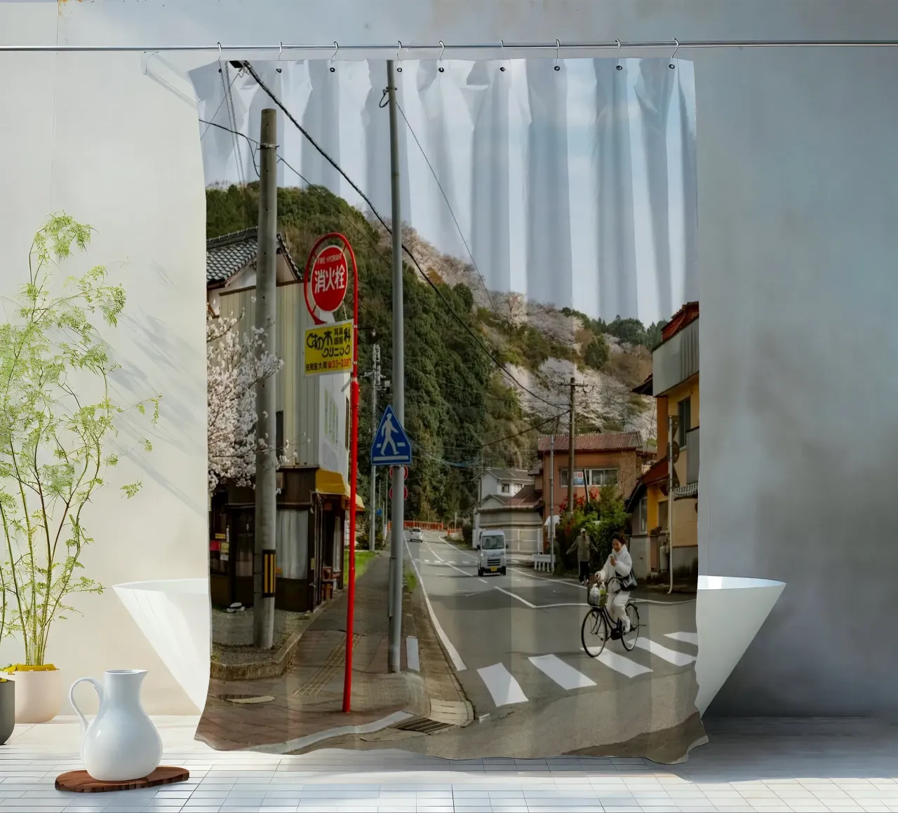 Scena di strada di una piccola città giapponese tenda da doccia da Marcel Bisig