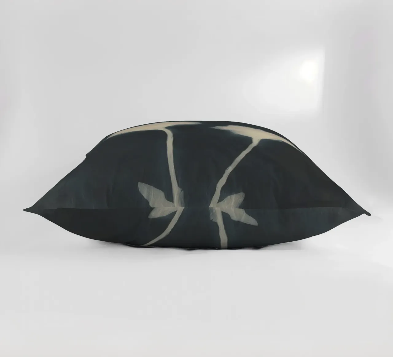 Faded Bloom No 02 cuscino da treechild