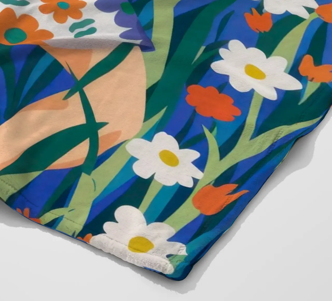 Volpe tra i fiori selvatici coperta in pile da Gaia Viesta