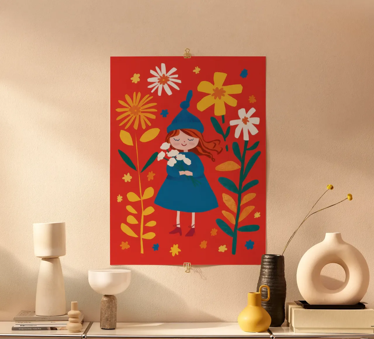 Bambina dei fiori dai capelli rossi poster con telaio in legno da Luna Aura