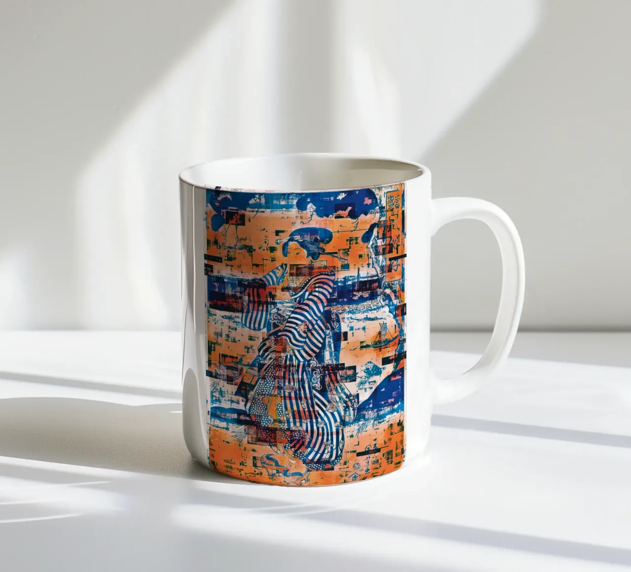 Geisha in piedi sulla riva del fiume Sumida Rimasterizzato tazza in ceramica da the-witcher