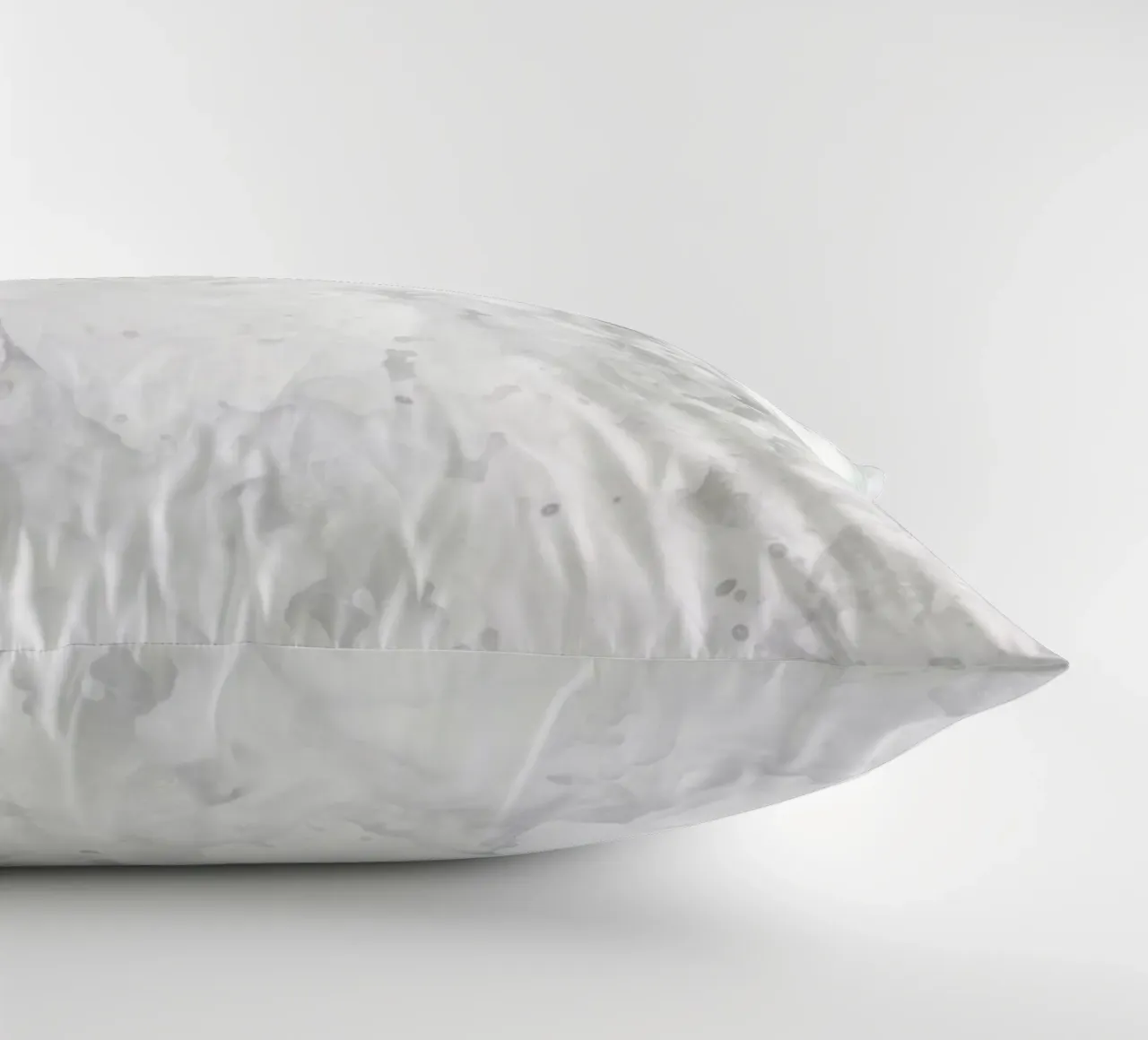 Random Chain II decorative cushion by Tal Paz-Fridman