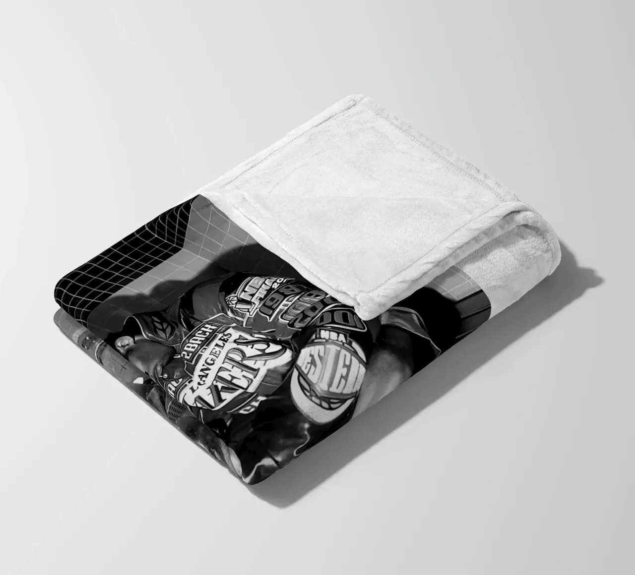 Momenti iconici di Kobe Bryant Bw coperta in pile da FAKE ARTWORK STORE