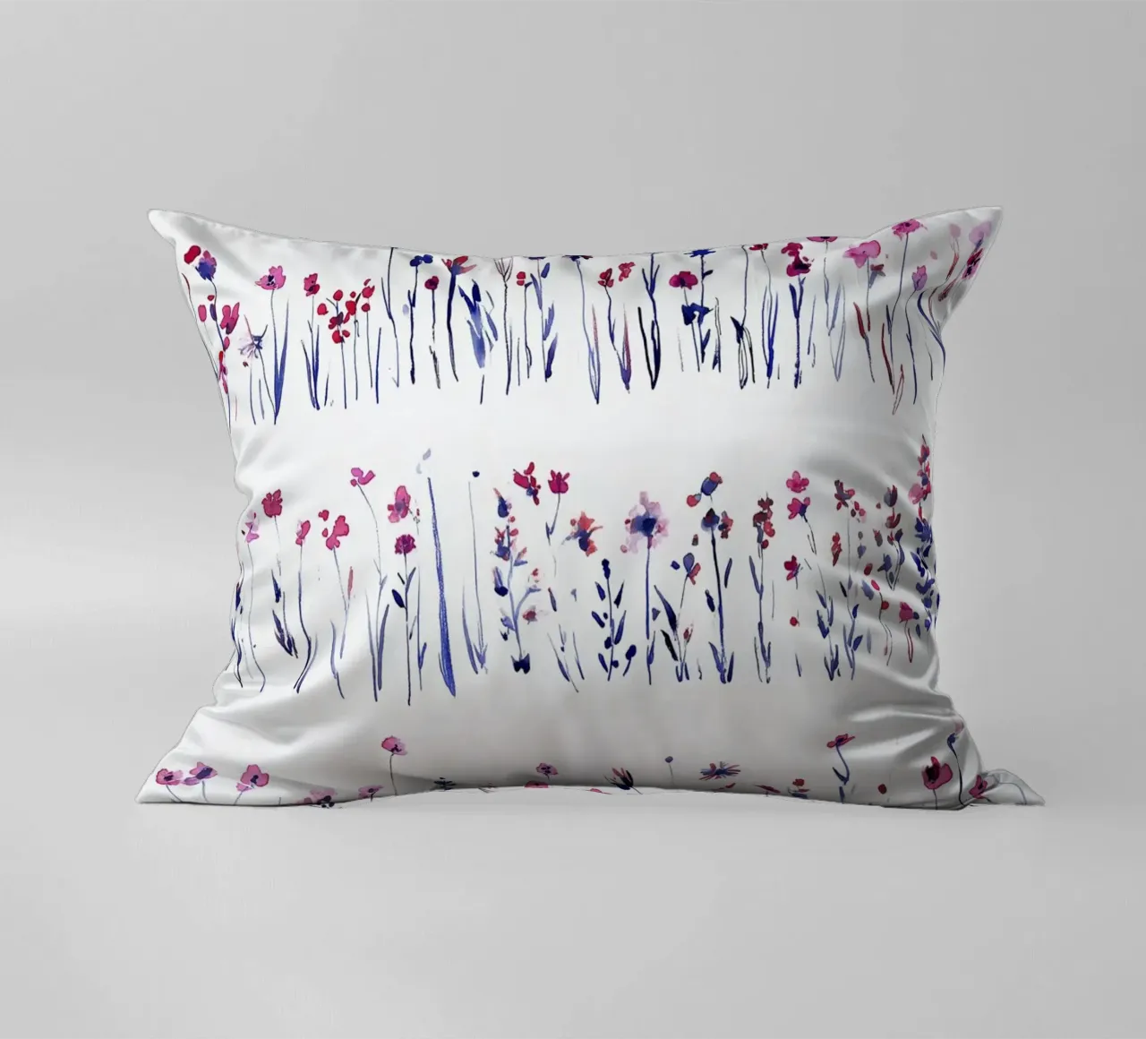 Linee di fiori selvatici cuscino da Sophia Calder Studio