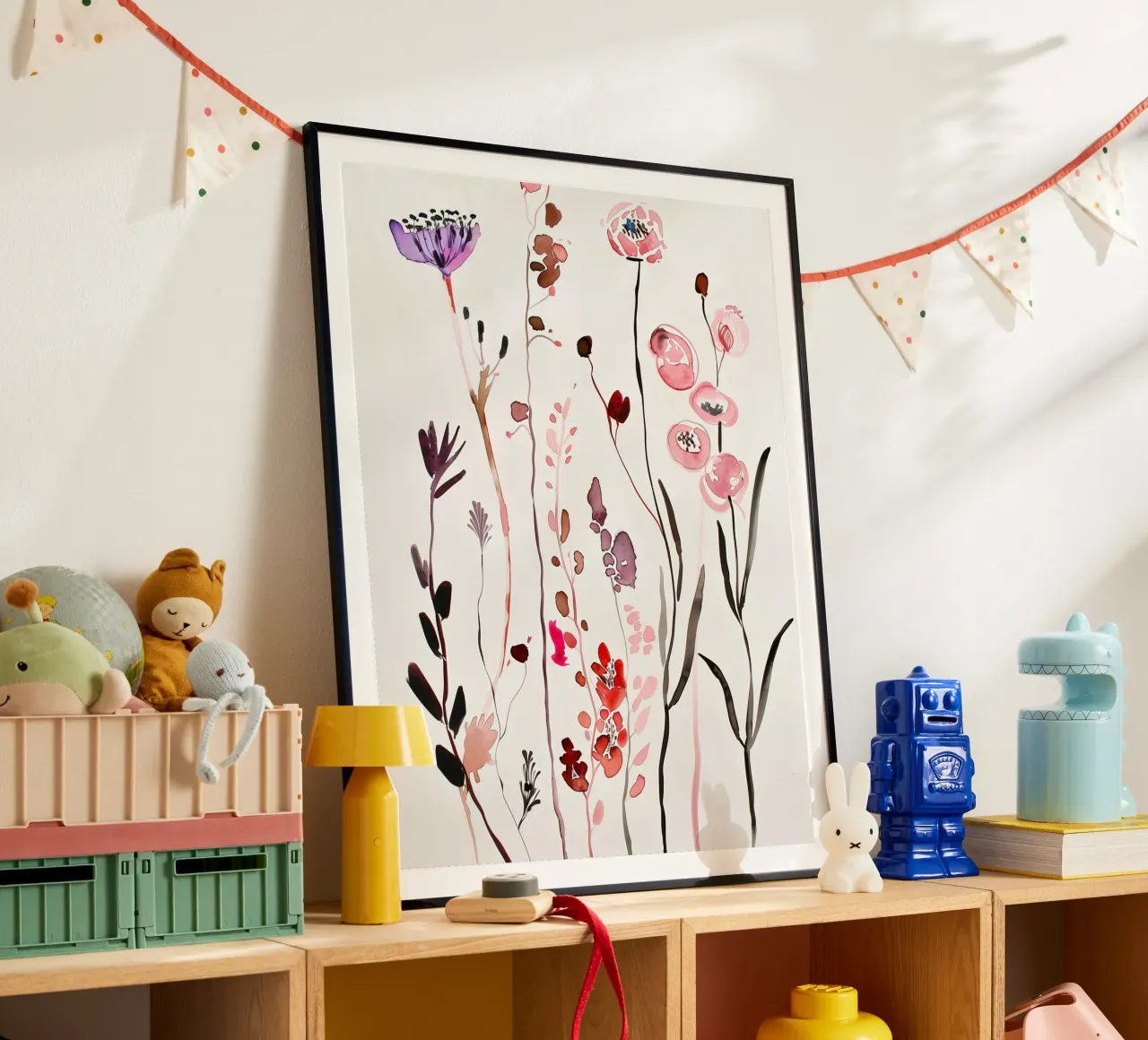 Steli selvatici poster con telaio in legno da Sophia Calder Studio