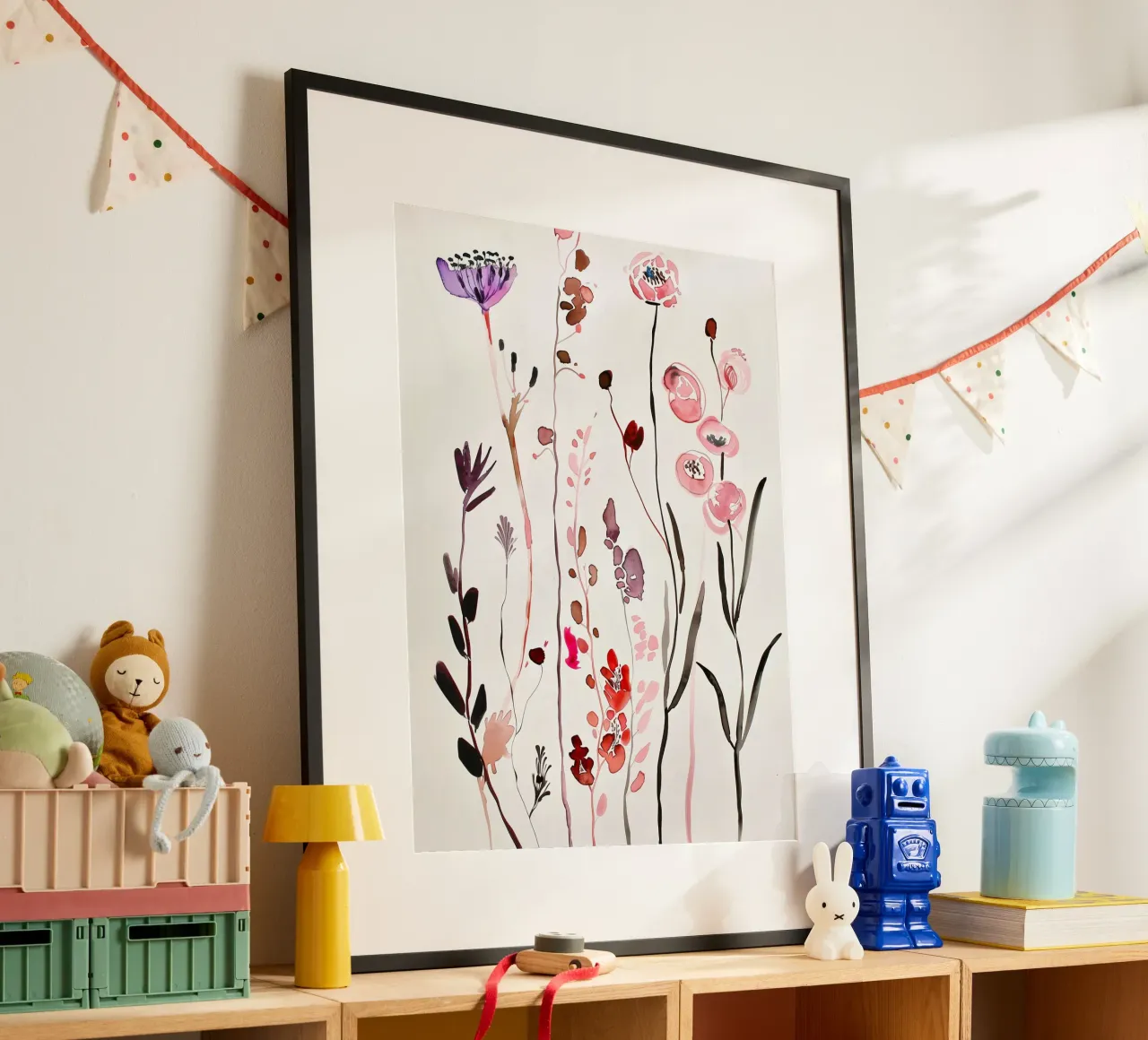 Steli selvatici poster con telaio in legno da Sophia Calder Studio