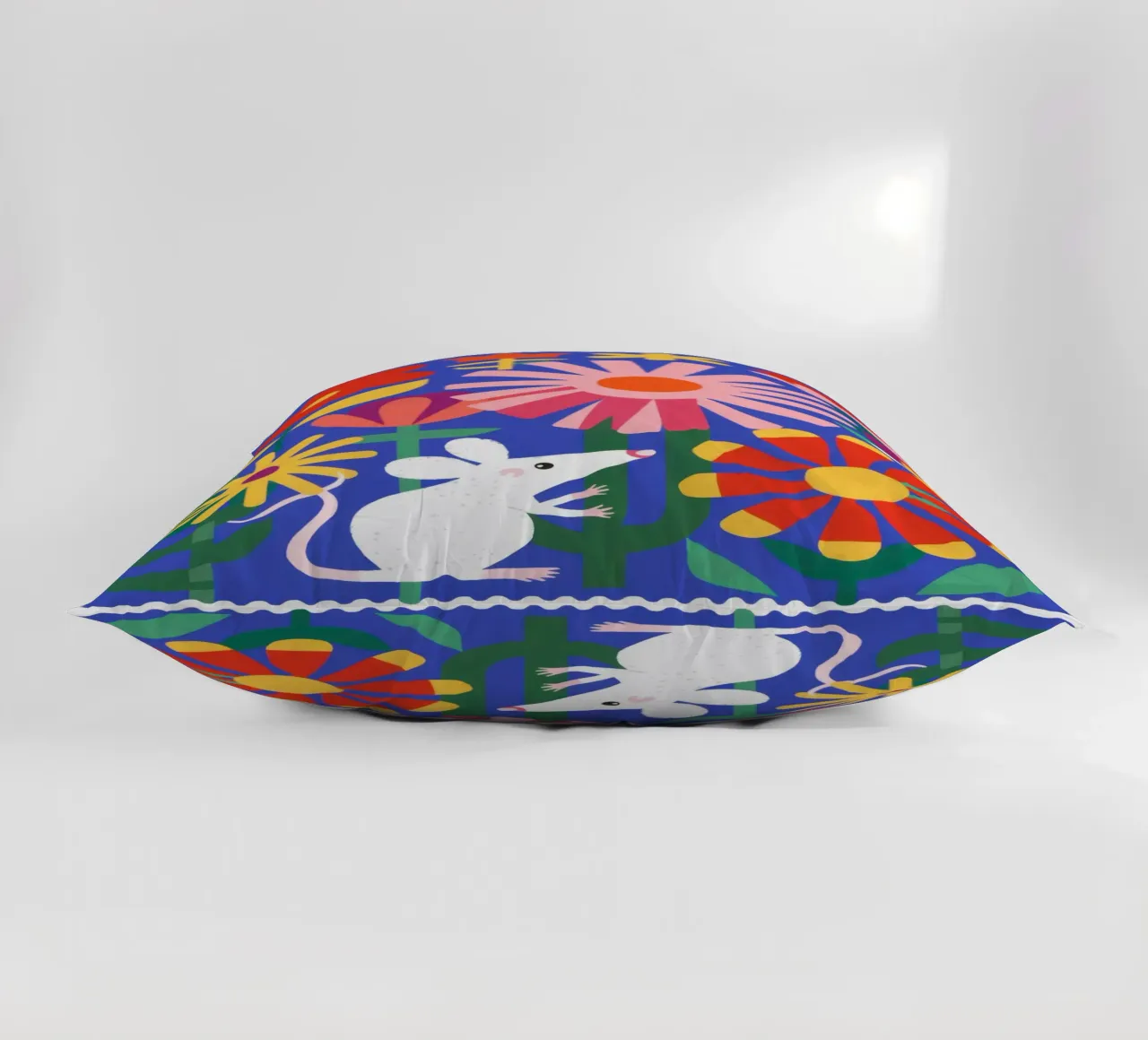 Topo in fiore cuscino da Gaia Viesta