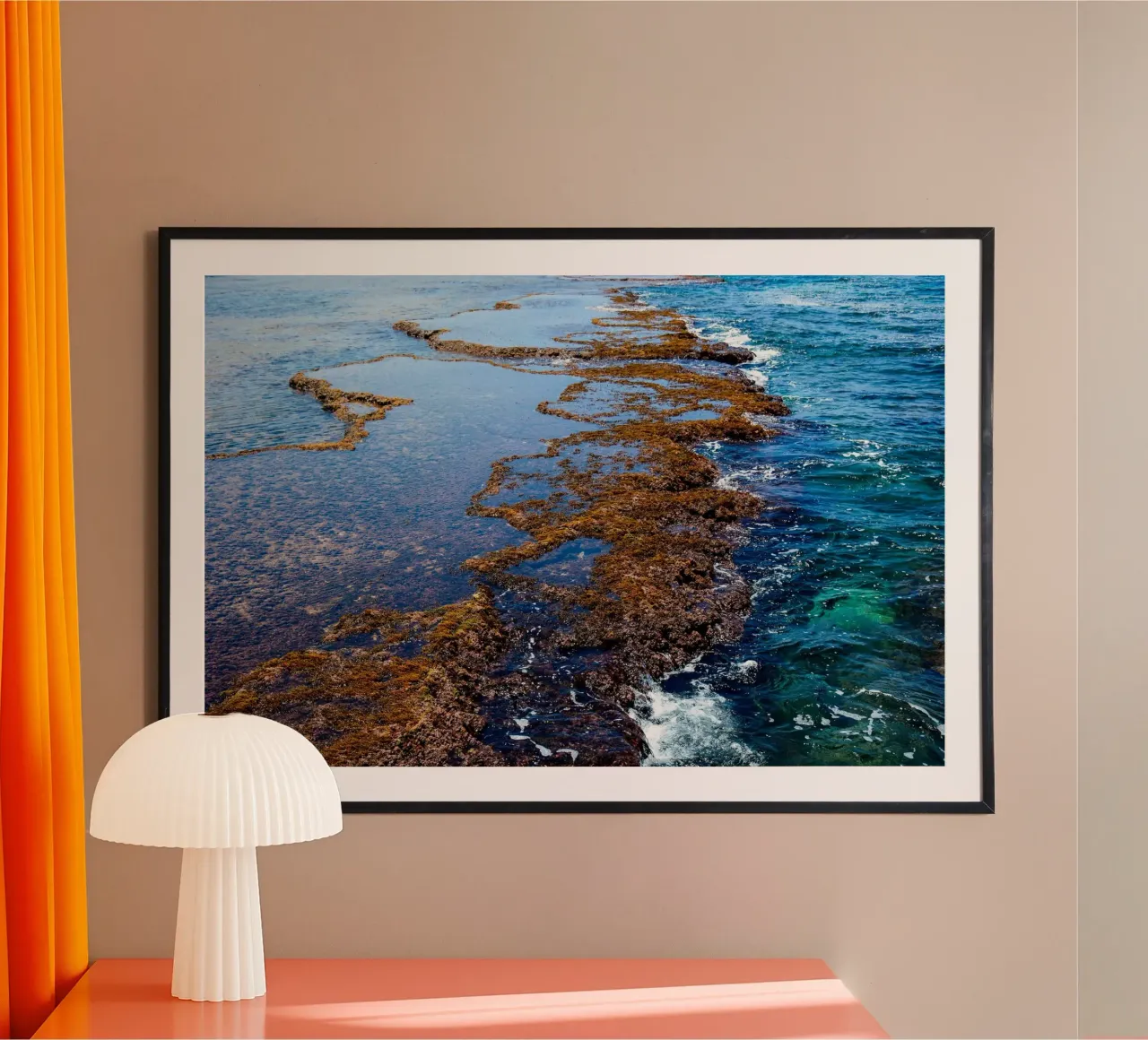 Spiaggia Sdot Yam #3 poster con telaio in plastica da Tal Paz-Fridman
