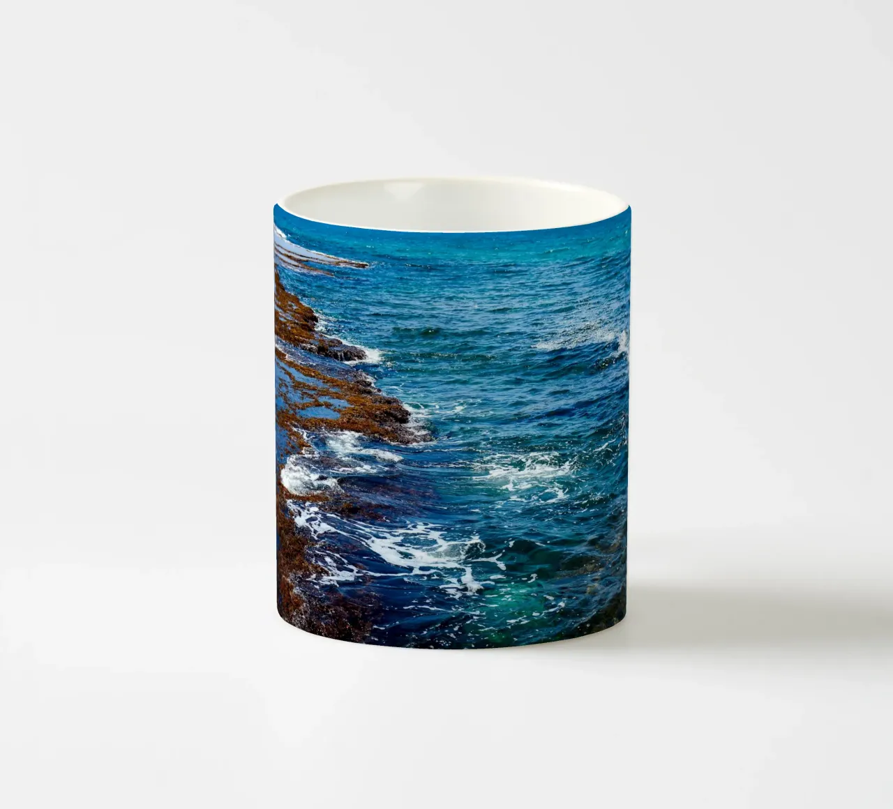 Spiaggia Sdot Yam #5 tazza in ceramica da Tal Paz-Fridman
