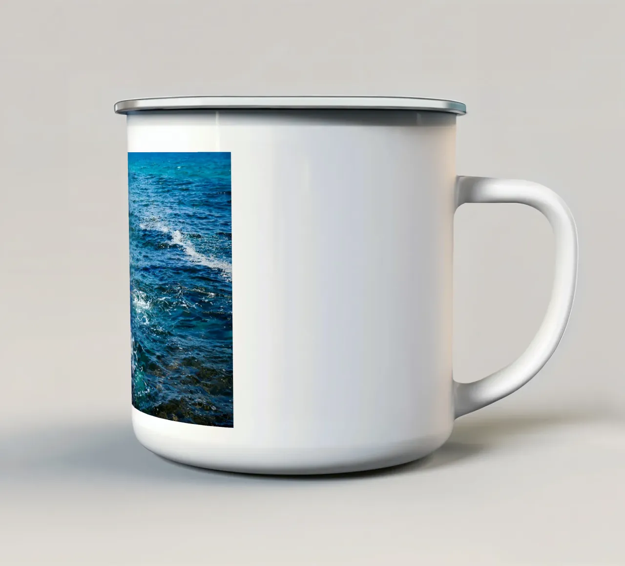 Spiaggia Sdot Yam #5 tazza in smalto da Tal Paz-Fridman