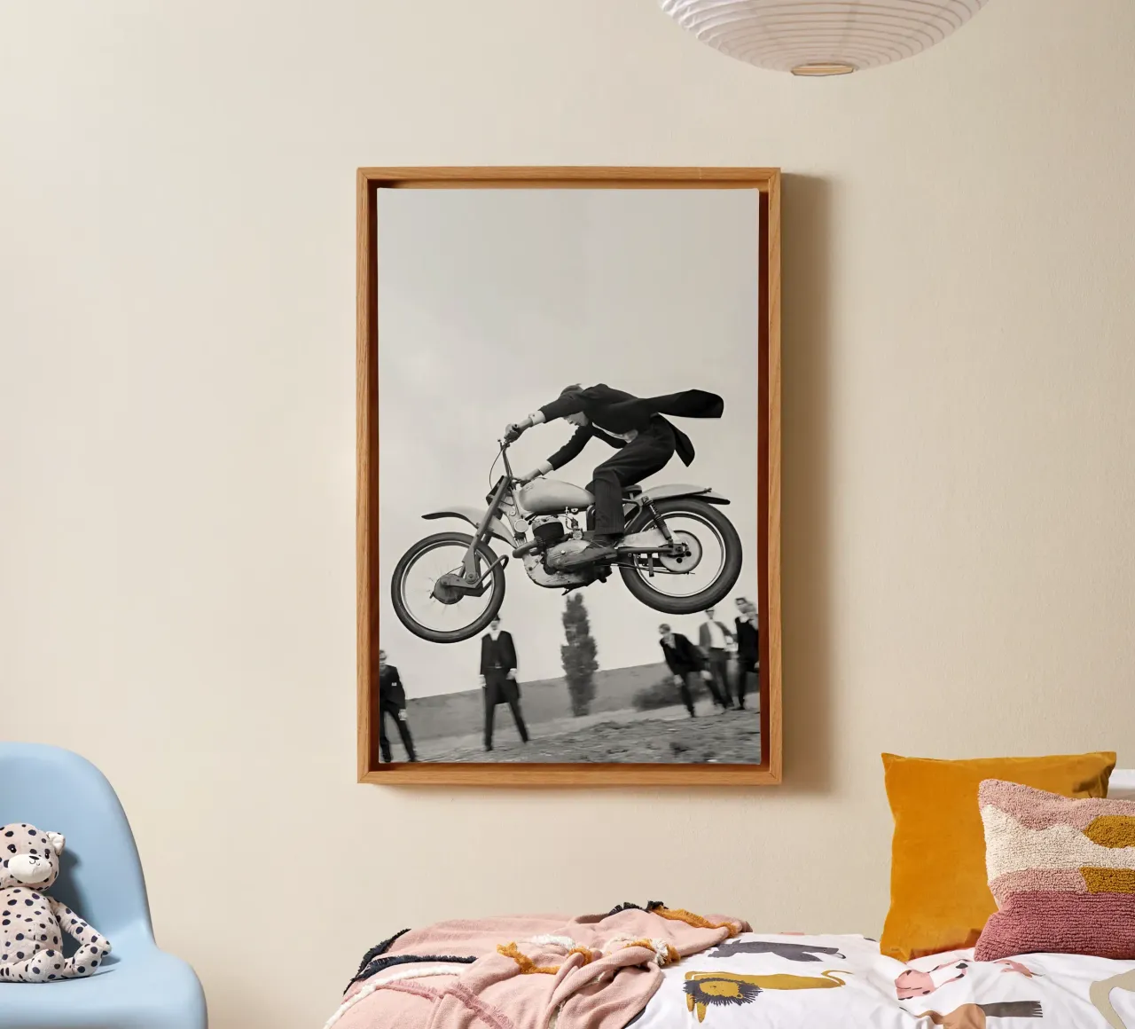 Salto in moto, foto d'epoca in bianco e nero tela con Cornice a cassetta da Vibrant Vintage Prints