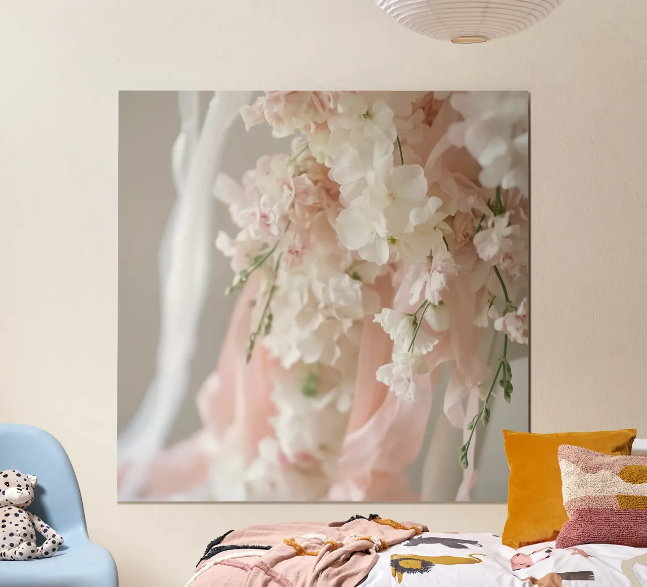 Sussurri in rosa poster con telaio in plastica da StillVibe Home