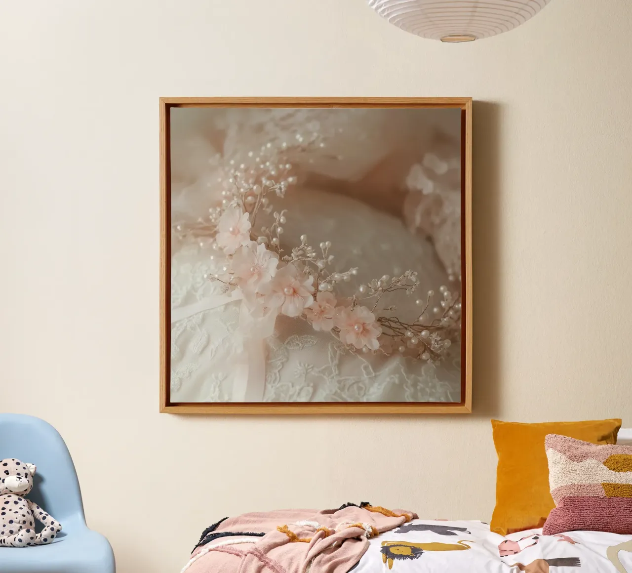 Sussurri in rosa tela con Cornice a cassetta da StillVibe Home