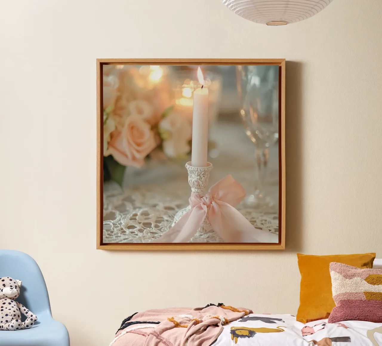 Sussurri in rosa tela con Cornice a cassetta da StillVibe Home