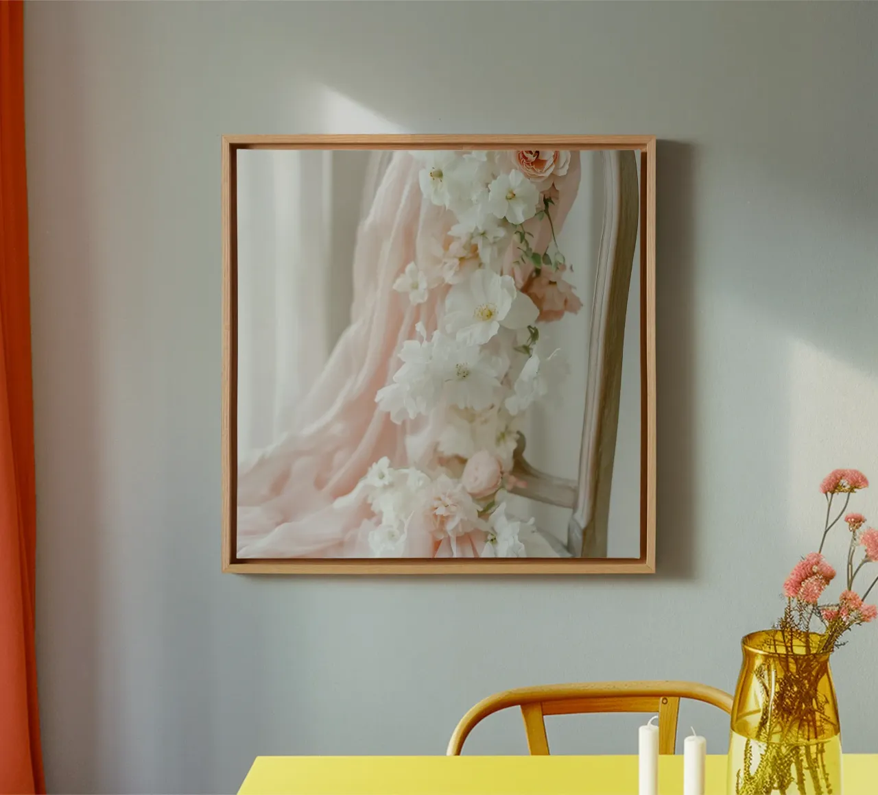 Sussurri in rosa tela con Cornice a cassetta da StillVibe Home