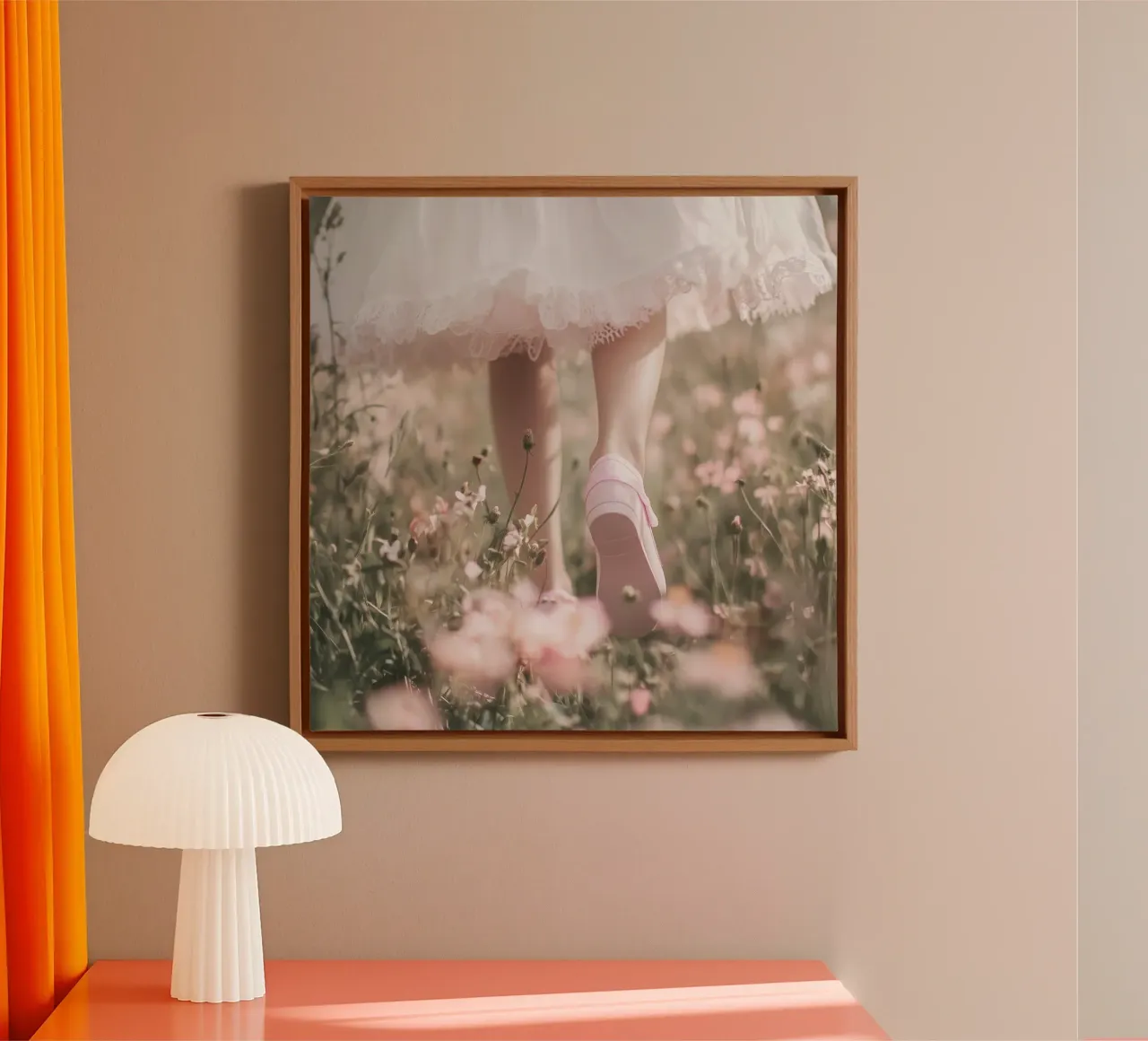Sussurri in rosa tela con Cornice a cassetta da StillVibe Home