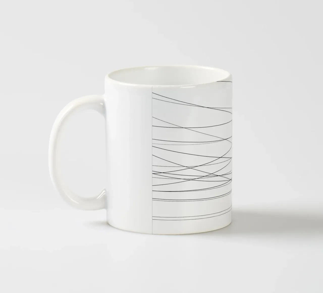 Impianto elettrico tazza in ceramica da Tal Paz-Fridman