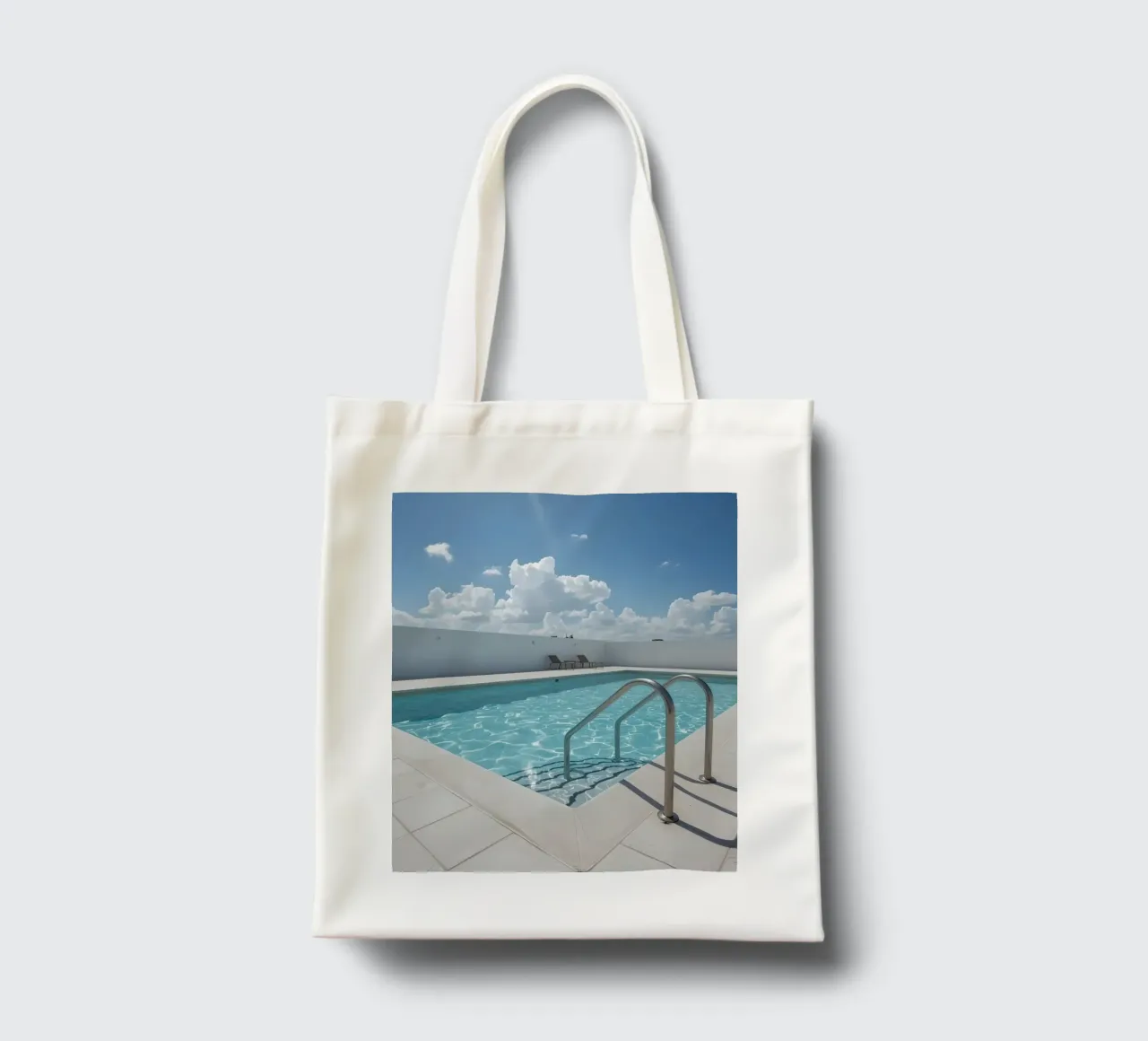 Piscina sul tetto con scala di accesso e cielo blu borsa in juta da DesignDoodle