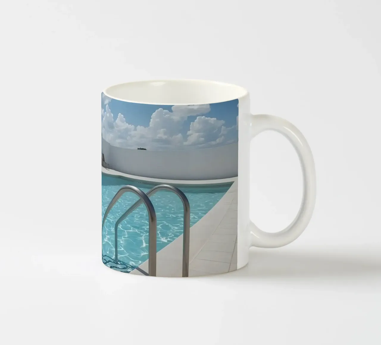 Piscina sul tetto con scala di accesso e cielo blu tazza in ceramica da DesignDoodle
