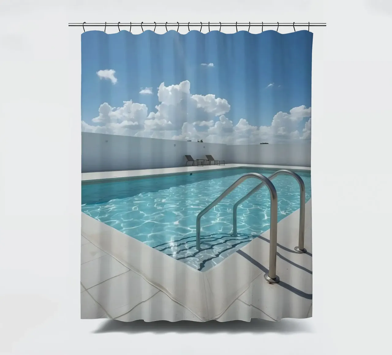 Piscina sul tetto con scala di accesso e cielo blu tenda da doccia da DesignDoodle
