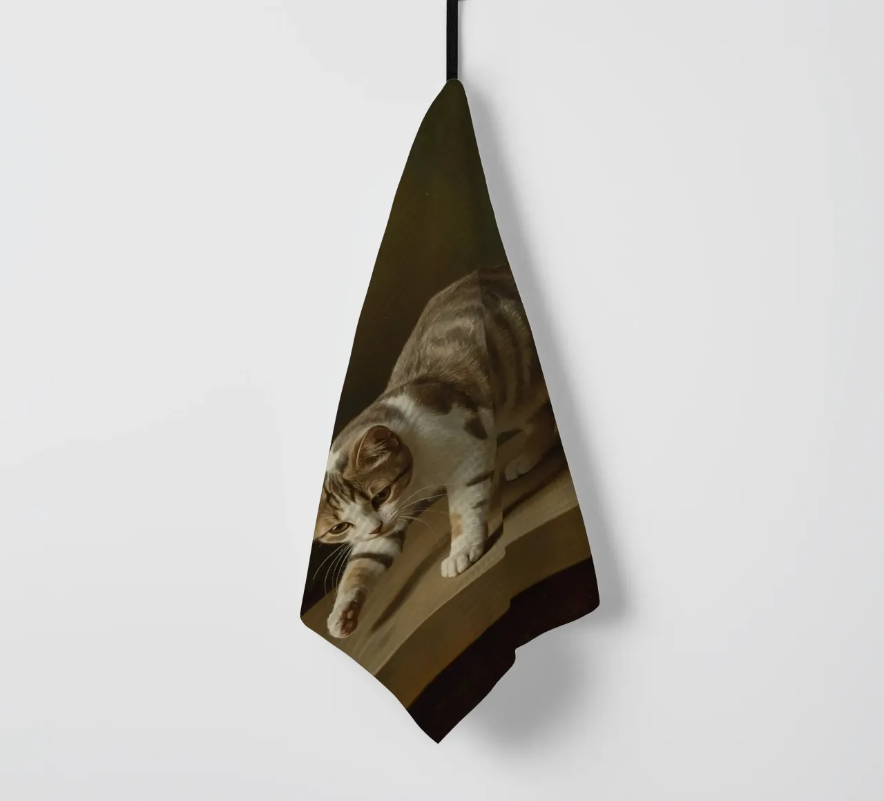 Chat blanc et tabby sur une table torchon de DesignDoodle