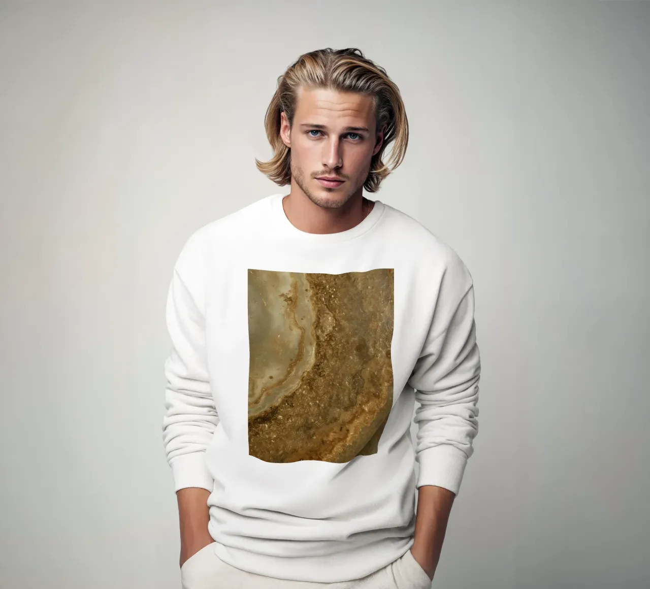 Strukturierte braune und beigefarbene Oberfläche mit Luftblasen Sweatshirt von DesignDoodle
