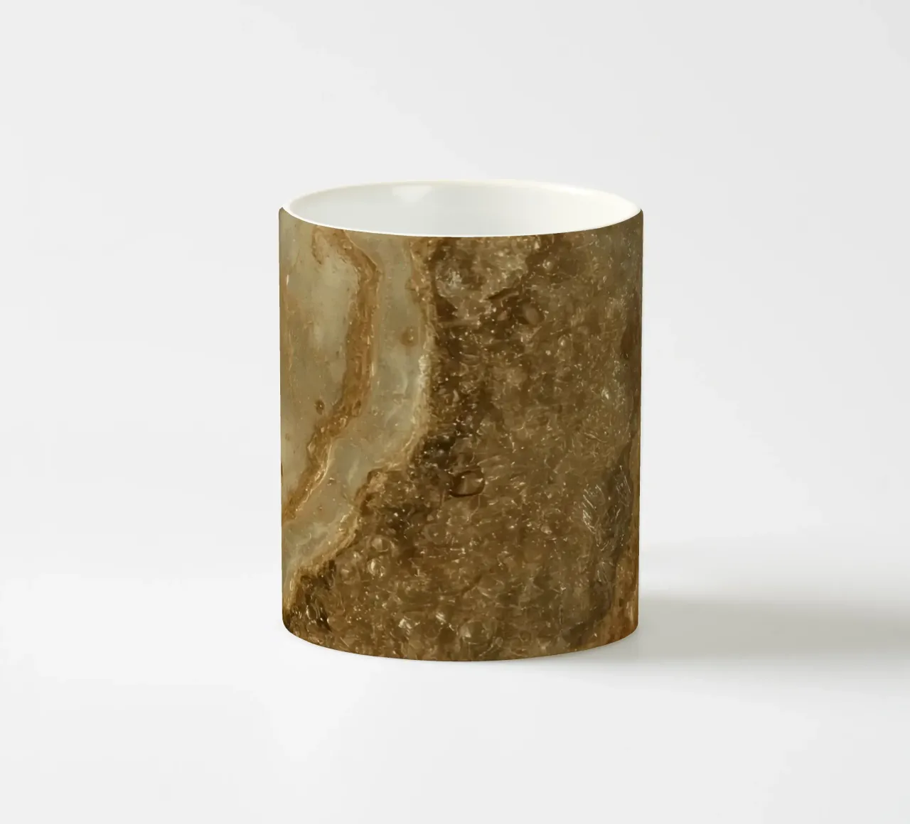 Bruin en beige oppervlak met structuur en bubbels keramische mok van DesignDoodle