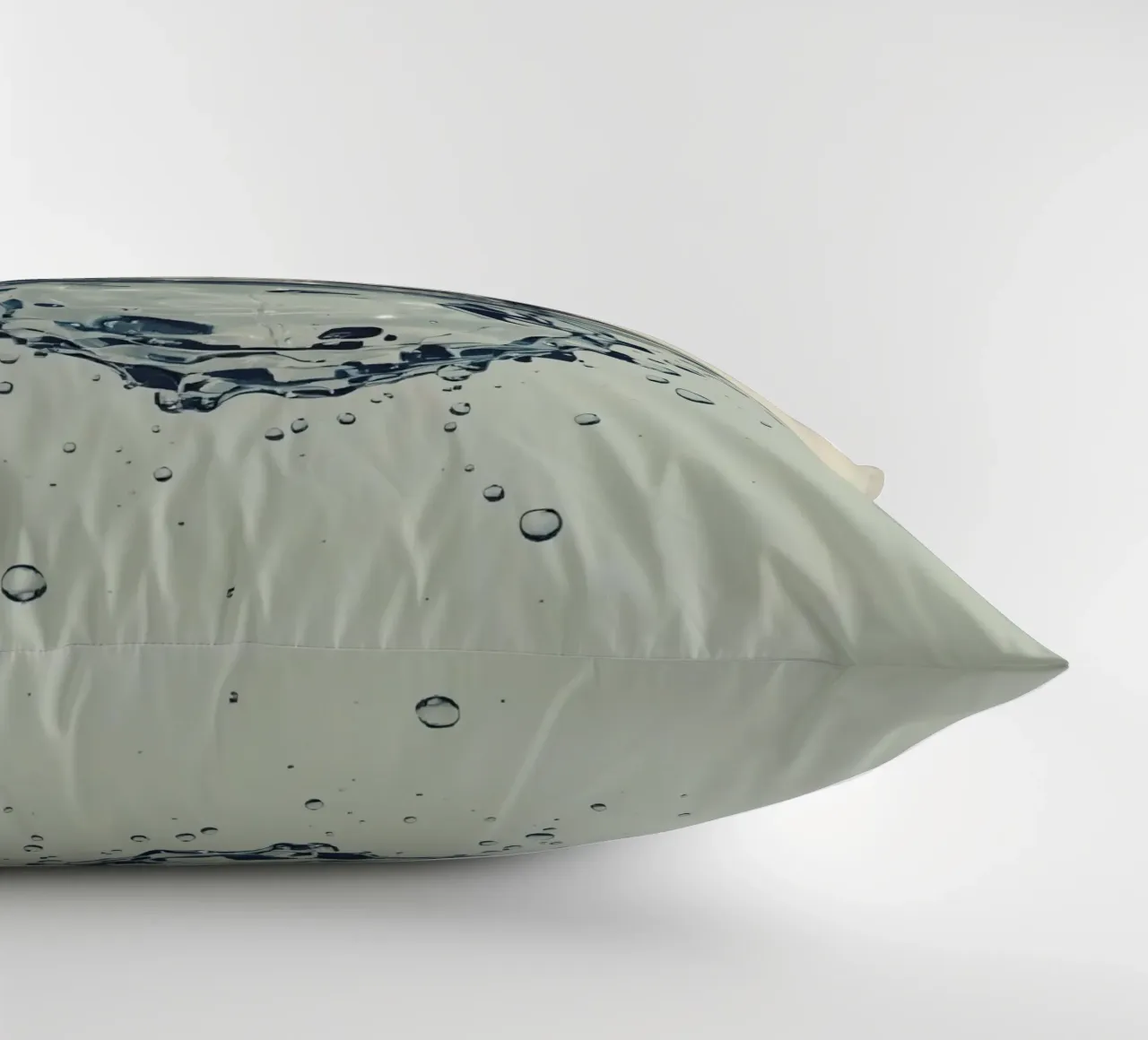 Corona a schizzi d'acqua con riflessi e gocce cuscino da DesignDoodle