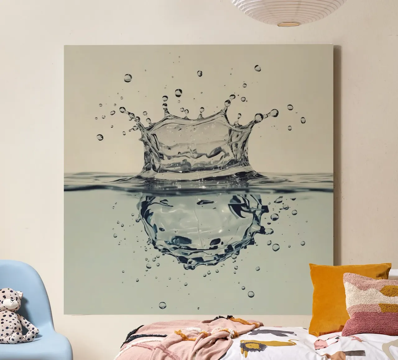 Corona a schizzi d'acqua con riflessi e gocce tela con Cornice a cassetta da DesignDoodle