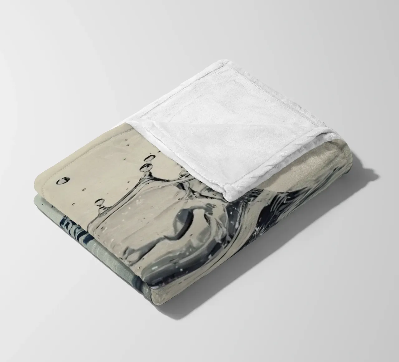 Corona a schizzi d'acqua con riflessi e gocce coperta in pile da DesignDoodle