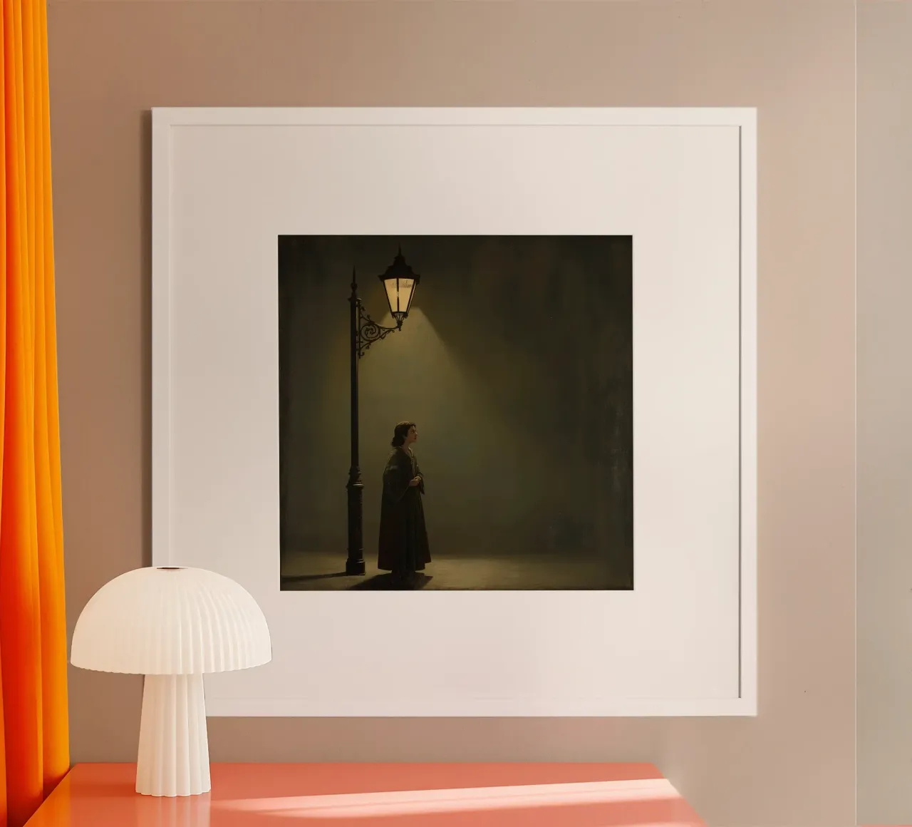 Donna in piedi accanto a un lampione illuminato di notte poster con telaio in legno da DesignDoodle