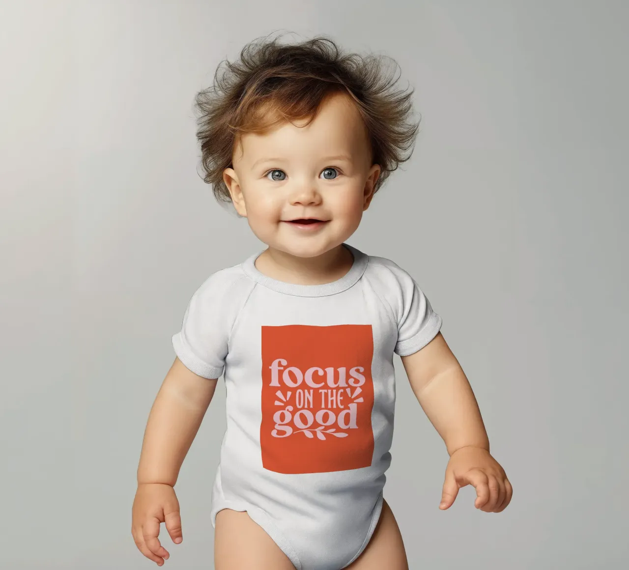 "Design tipografico "Focus on the Good body neonato maniche corte da Ink &Echo