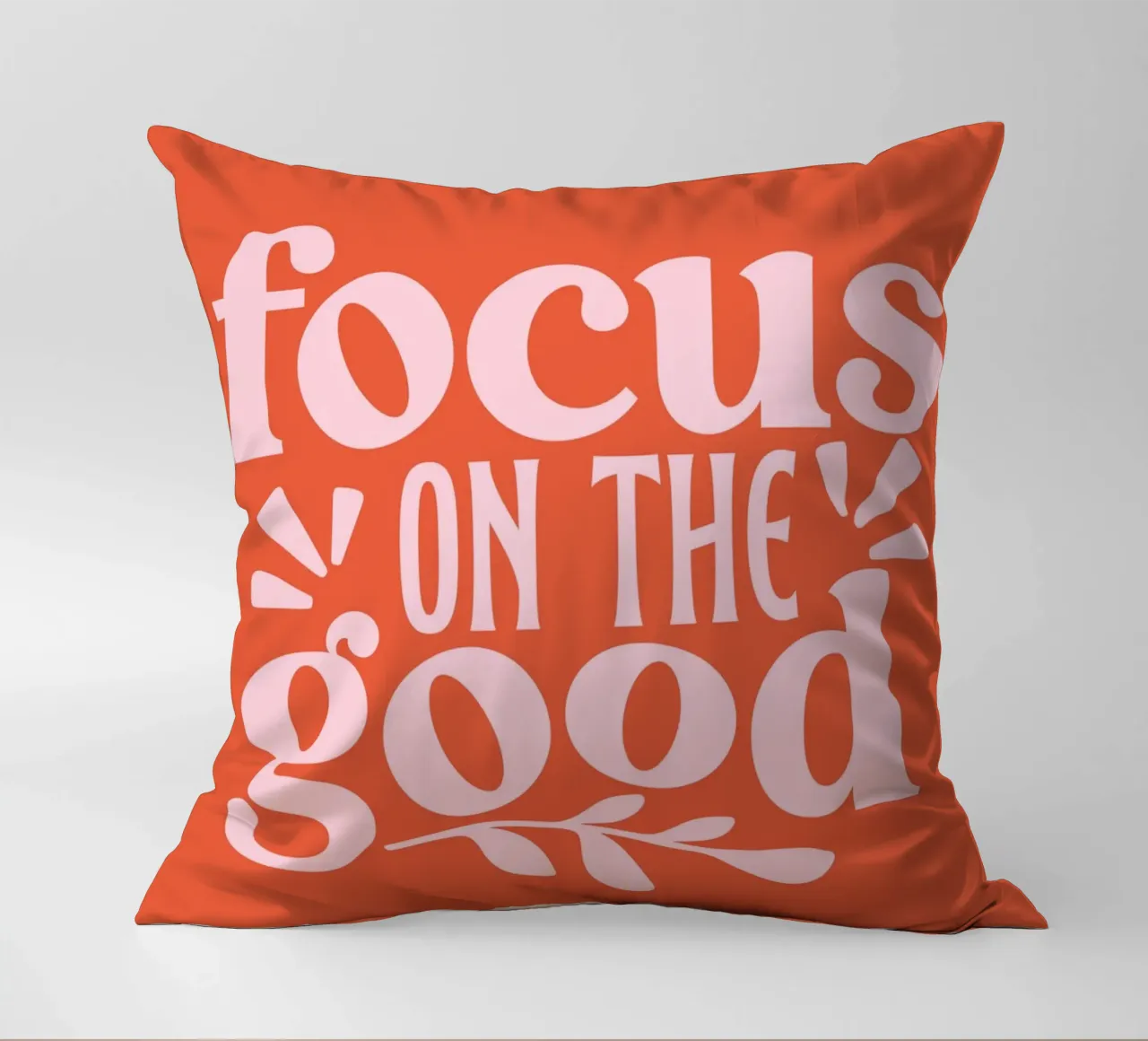 "Design tipografico "Focus on the Good cuscino da Ink &Echo