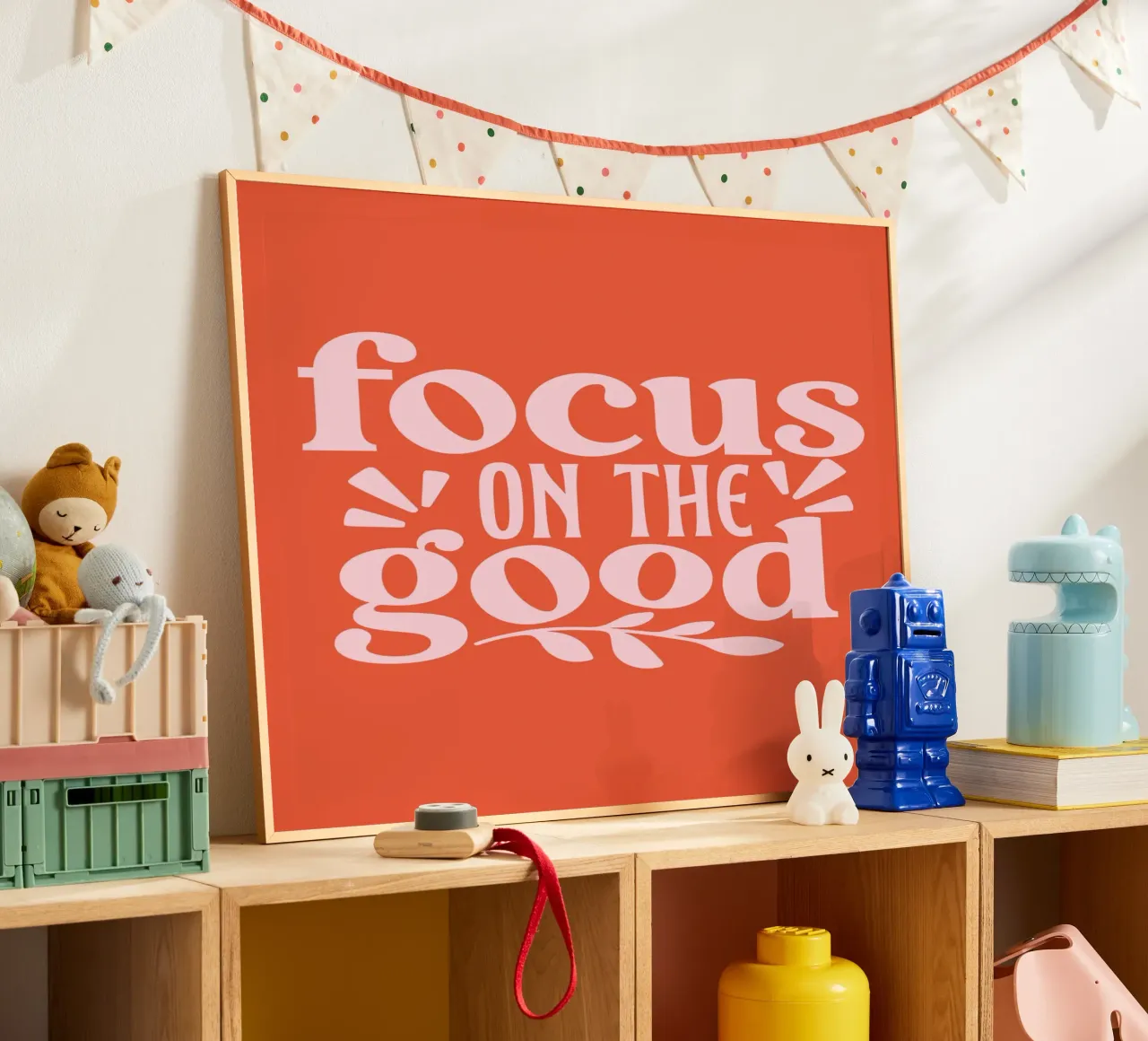 "Design tipografico "Focus on the Good poster con telaio in legno da Ink &Echo