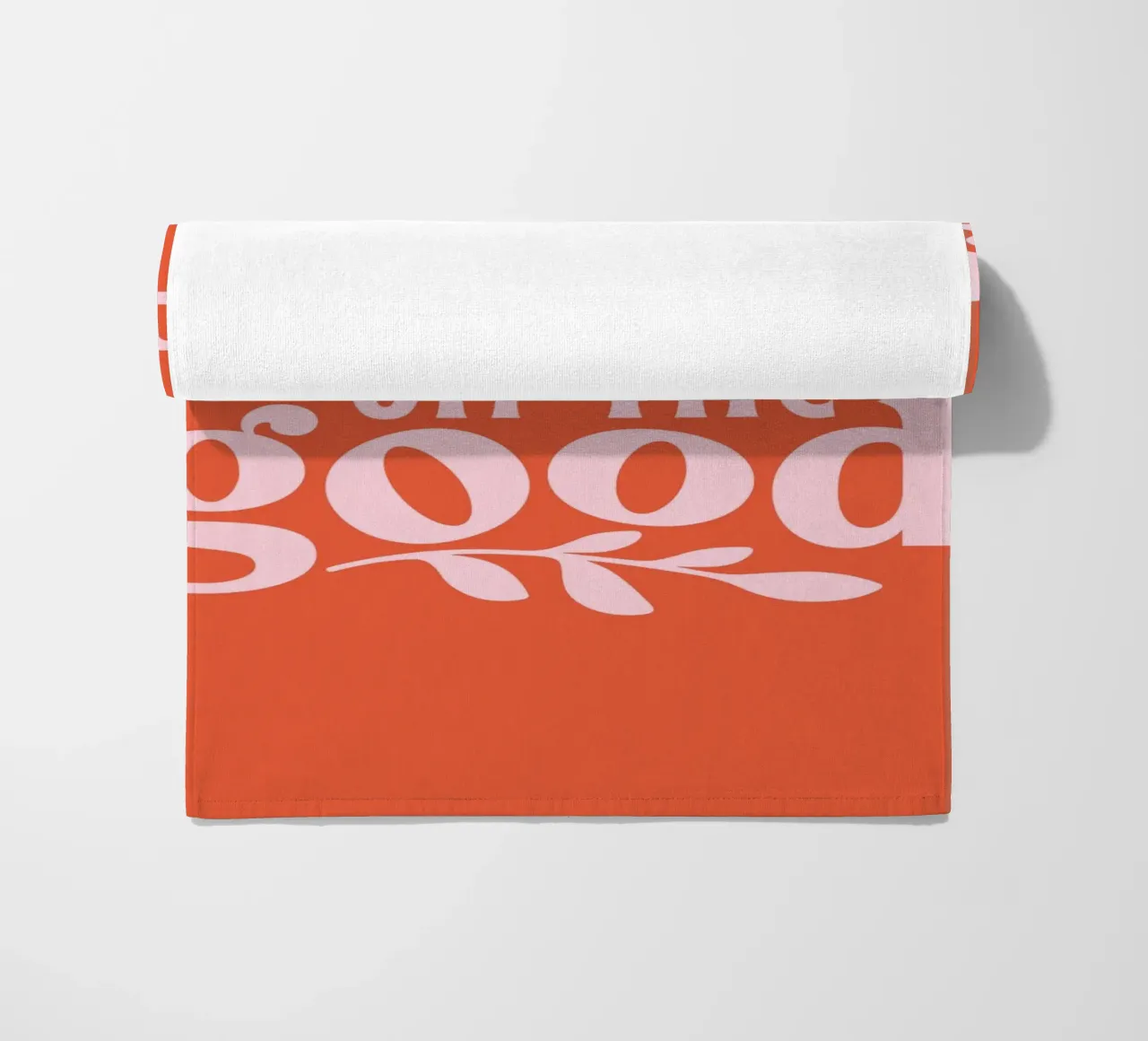 "Design tipografico "Focus on the Good telo mare da Ink &Echo