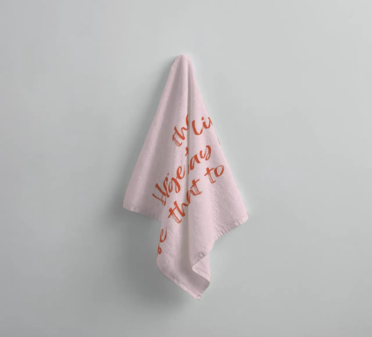Empowering Quote Print - Bold Red Brush Script auf Rosa Handtuch von Ink &Echo