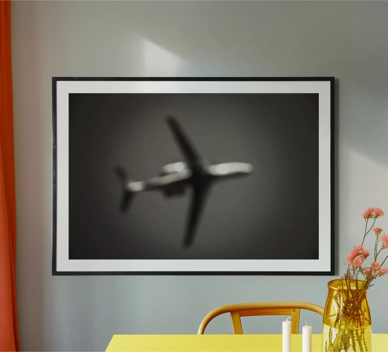 Persi nello spazio poster con telaio in plastica da Tal Paz-Fridman