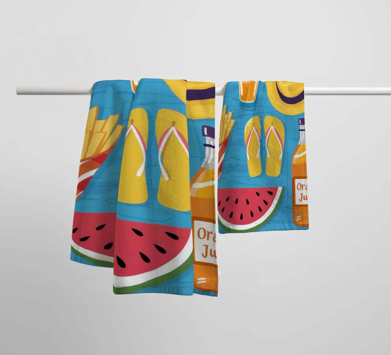 Spiaggia estiva Flatlay asciugamano da bagno da Mark Solaria