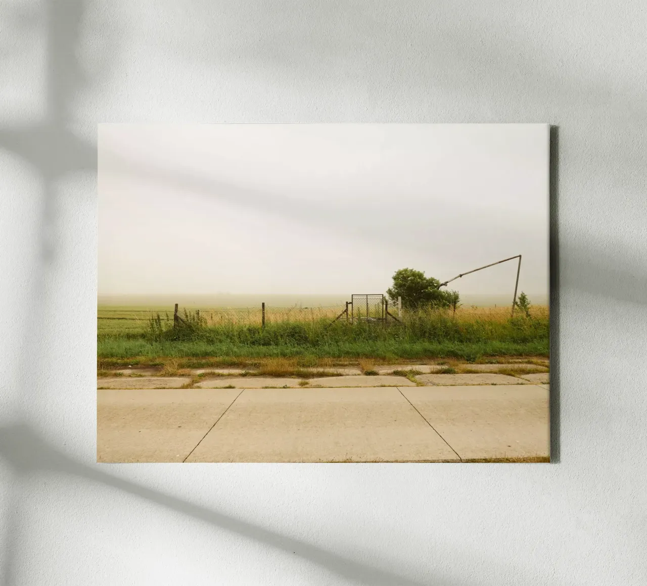 Mist in het landschap canvas met Baklijst van Janine Sommer Fotografie