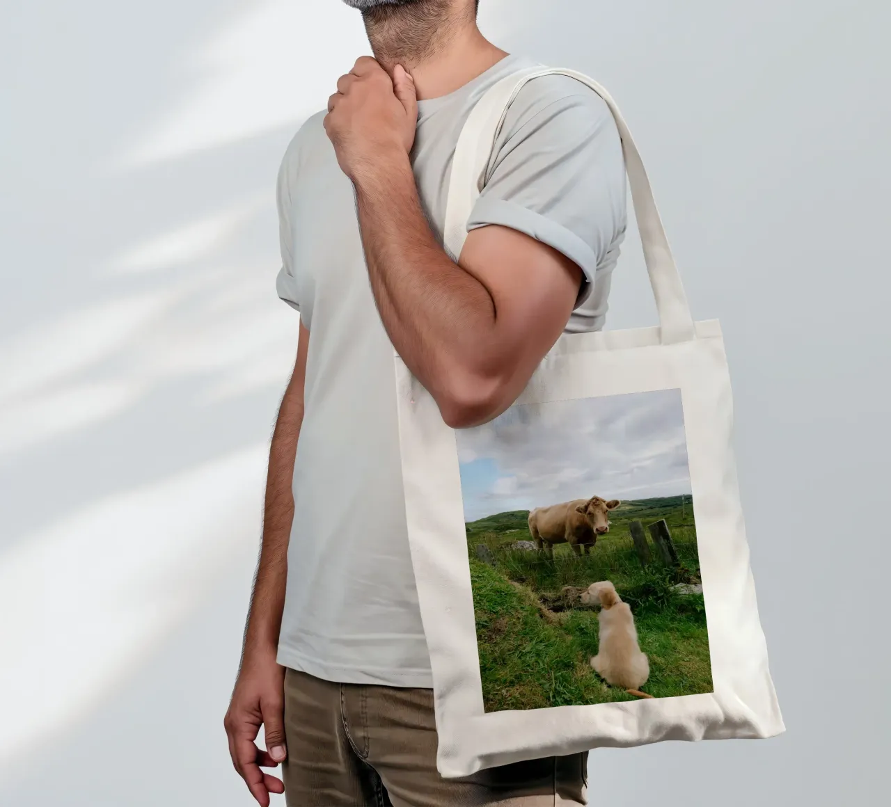 Uno sguardo curioso oltre la recinzione borsa in juta da The Wild Creative Studio