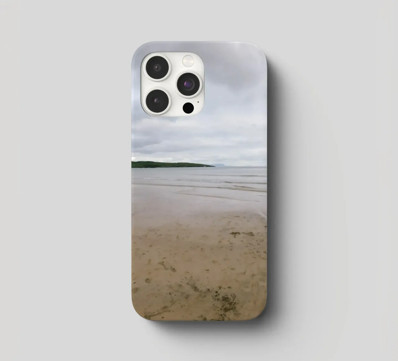 Tranquillità sulla spiaggia di marea - tranquillo paesaggio costiero cover iphone da Wild Horizon Studio
